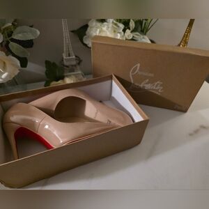Christian Louboutin Nude Pumps